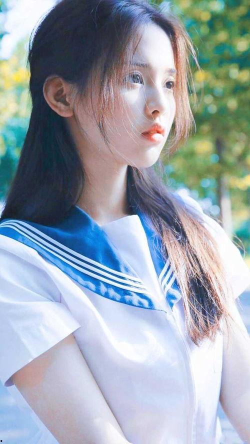 娱乐吃瓜君女生晒自拍,这颜值也太能打了吧！”